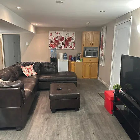 Serenity & Memorable Cozy Lower Level Apartment Room In Townhouse Private Entrance Gatineau Exterior photo