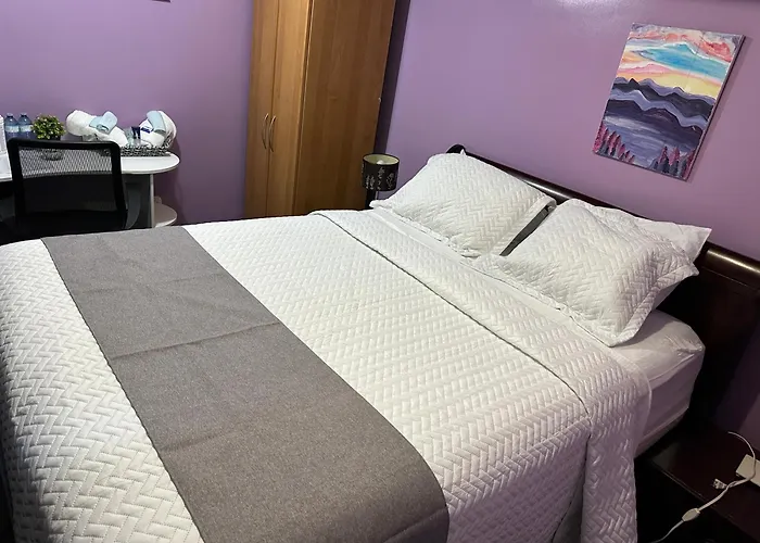Serenity & Memorable Cozy Lower Level Apartment Room In Townhouse Private Entrance