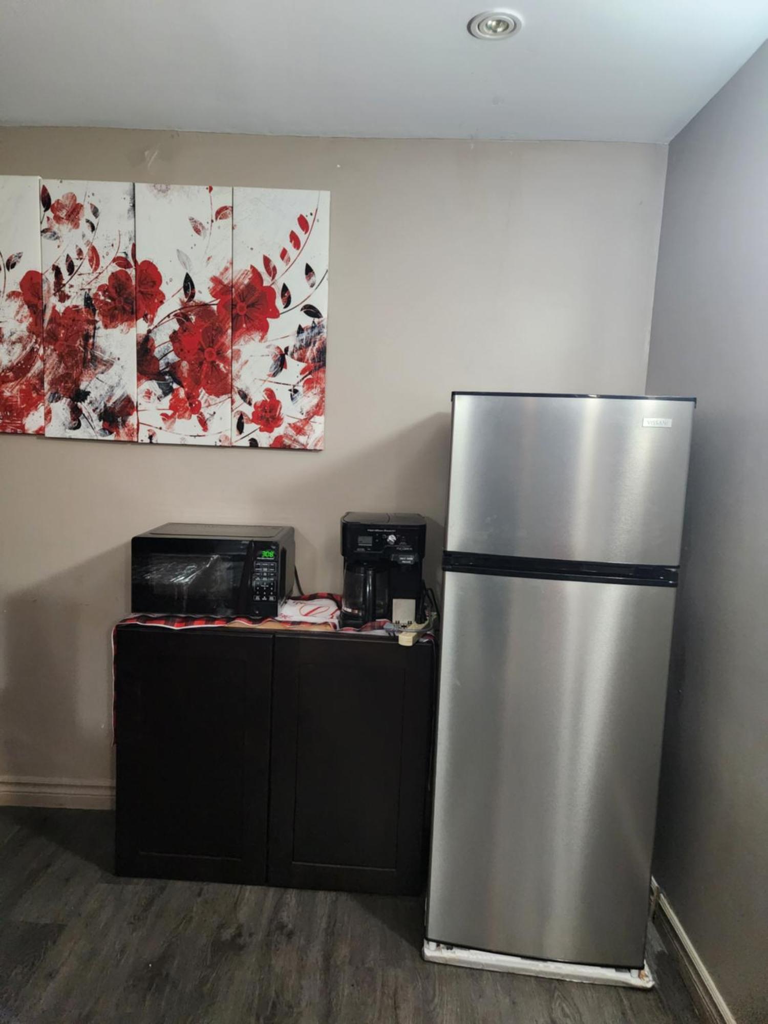 Serenity & Memorable Cozy Lower Level In Townhouse Private Entrance Apartment